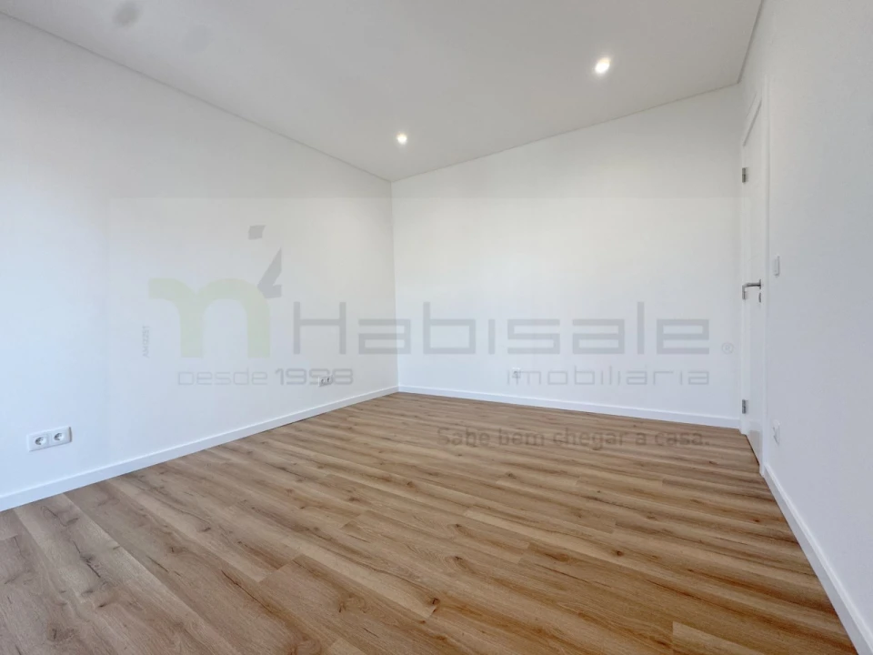 Apartamento T2 para Venda em Carcavelos e Parede Foto 15
