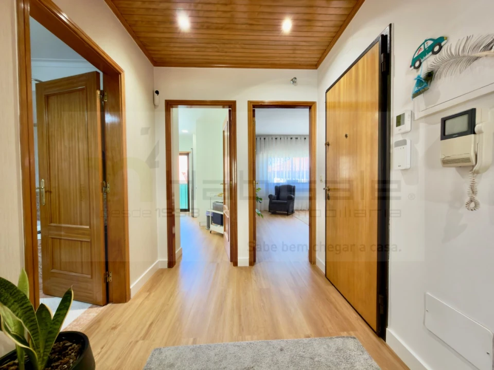 Apartamento T2 para Venda em Algueirão-Mem Martins Foto 2