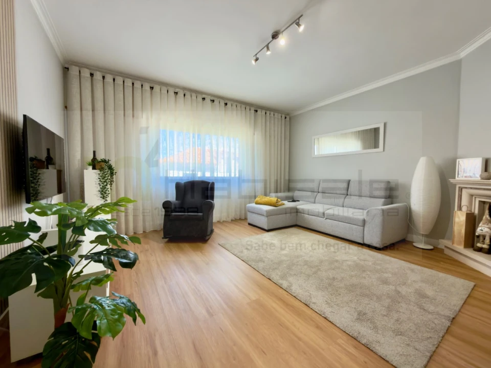 Apartamento T2 para Venda em Algueirão-Mem Martins Foto 3