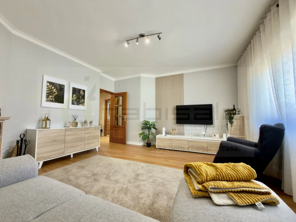 Apartamento T2 para Venda em Algueirão-Mem Martins Foto 1