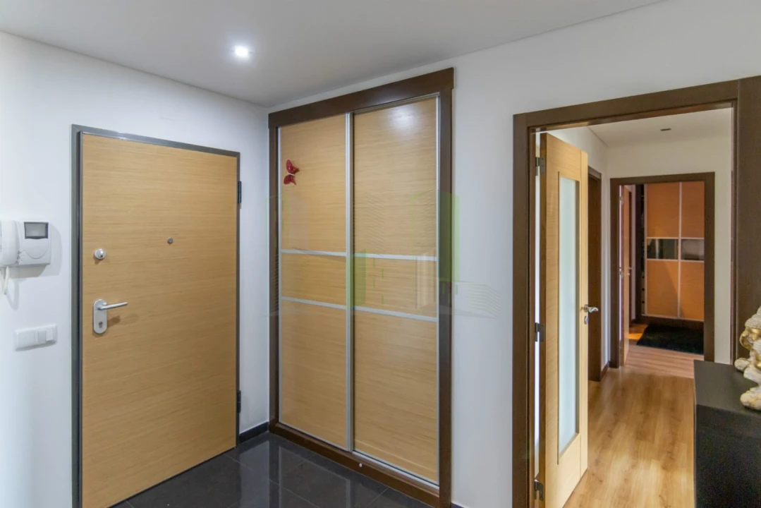 Apartamento T2 para Arrendamento em São Pedro Foto 20