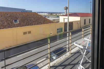 Apartamento T2 para Arrendamento em São Pedro