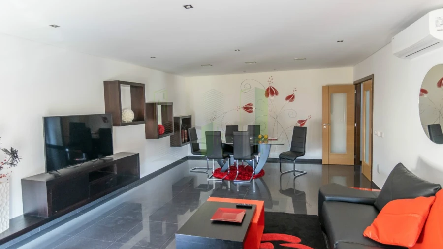 Apartamento T2 para Arrendamento em São Pedro