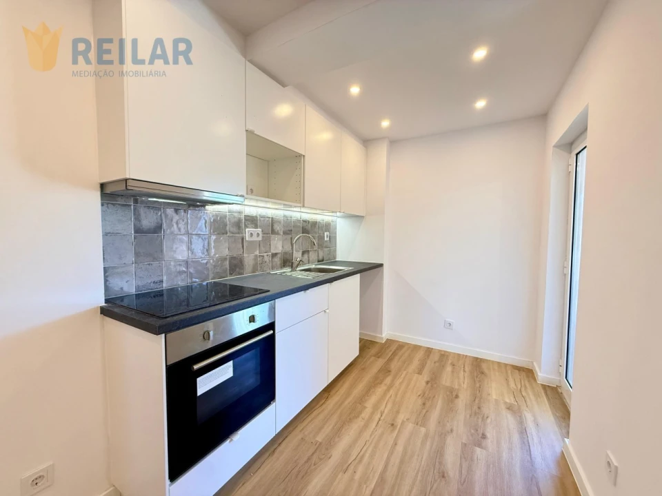 Apartamento T2 para Venda em Queluz e Belas Foto 10