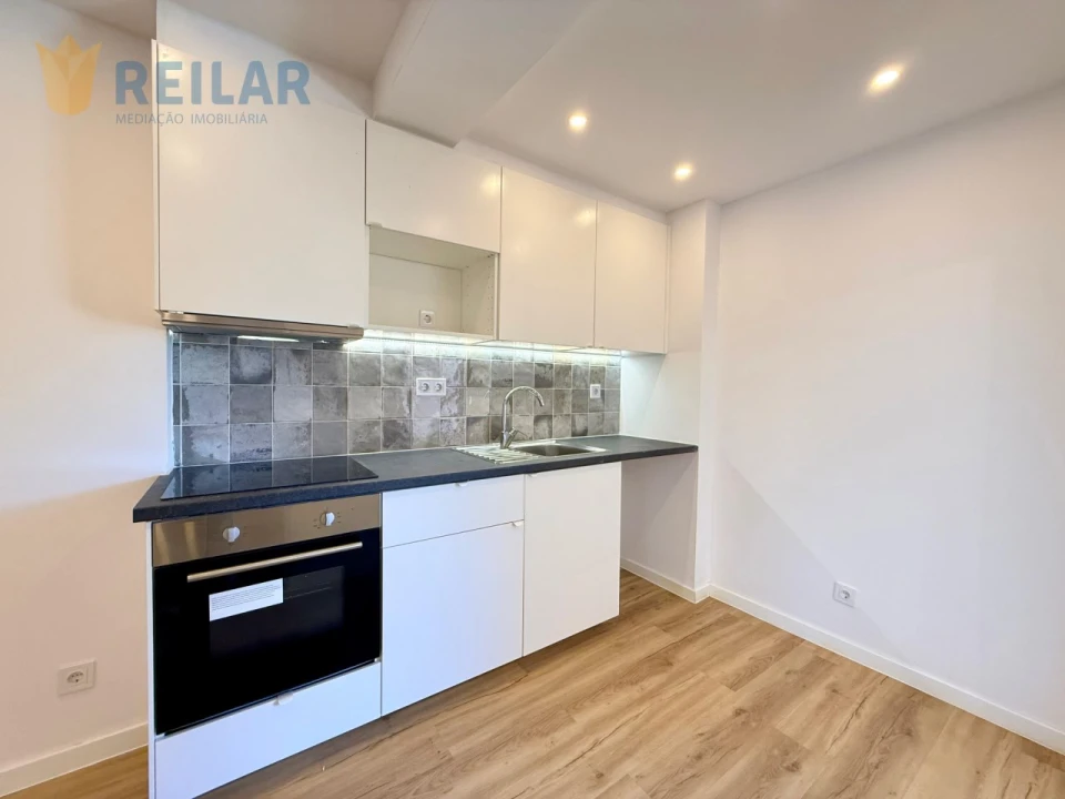 Apartamento T2 para Venda em Queluz e Belas Foto 12