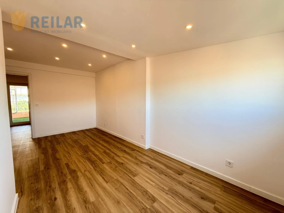 Apartamento T2 para Venda em Queluz e Belas Foto 16