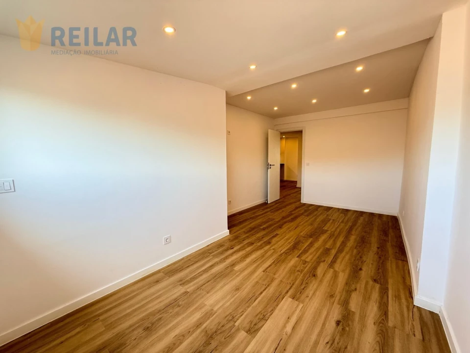 Apartamento T2 para Venda em Queluz e Belas Foto 18