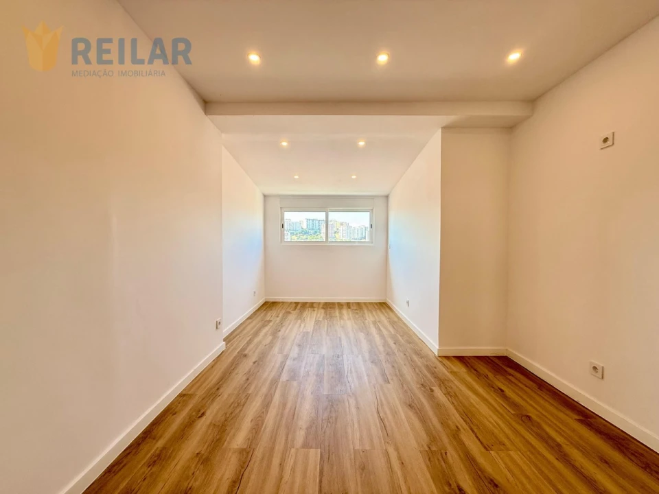 Apartamento T2 para Venda em Queluz e Belas Foto 19