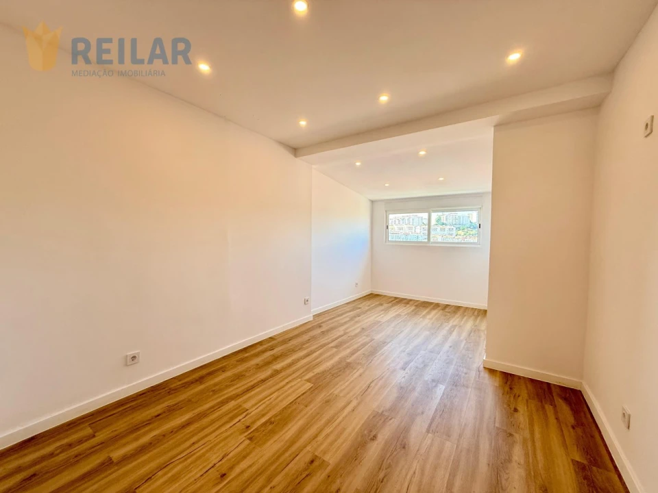 Apartamento T2 para Venda em Queluz e Belas Foto 20