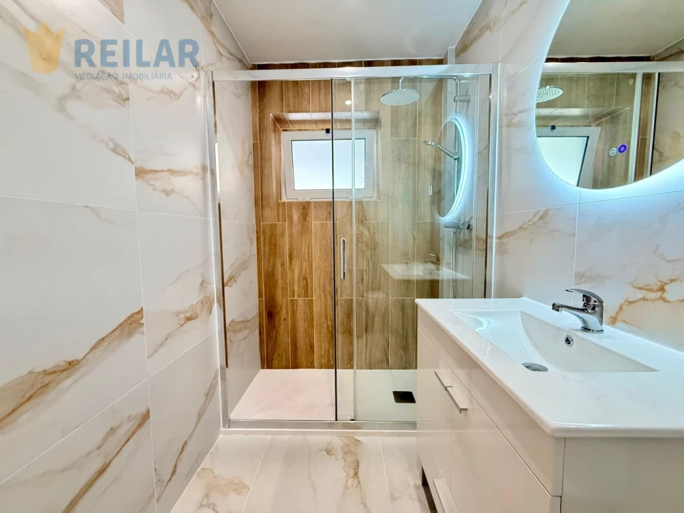 Apartamento T2 para Venda em Queluz e Belas Foto 27