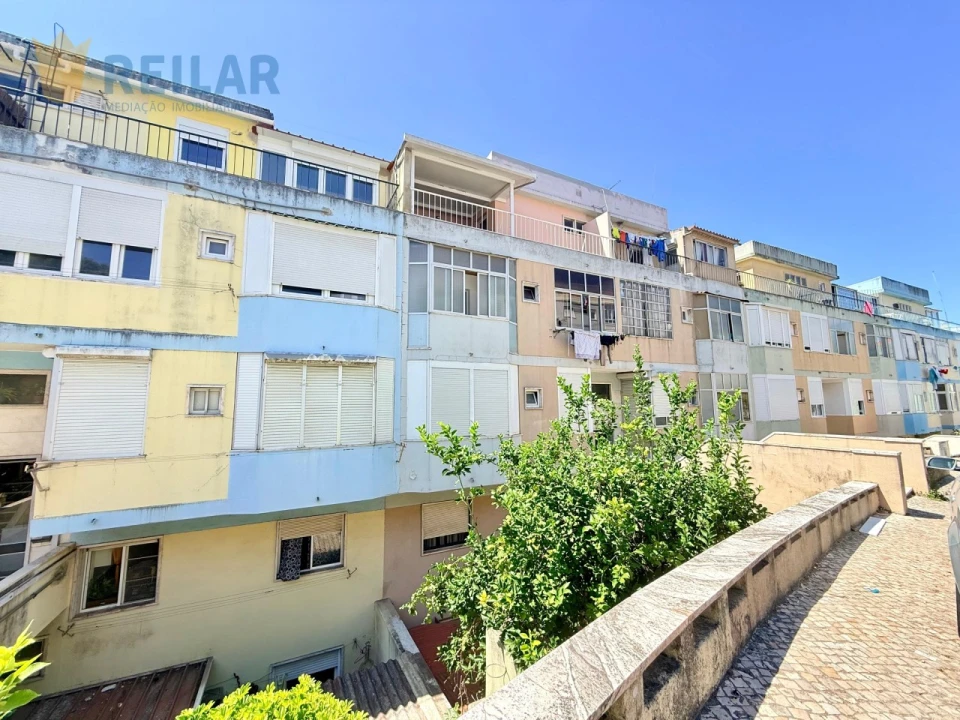 Apartamento T2 para Venda em Queluz e Belas Foto 35