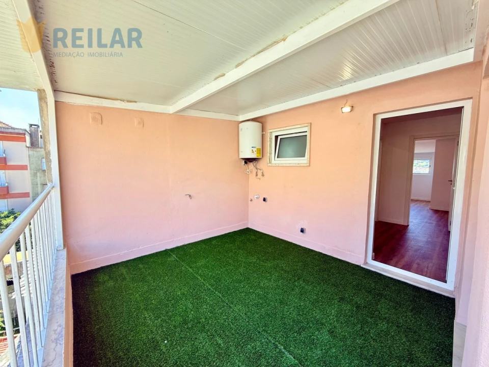 Apartamento T2 para Venda em Queluz e Belas Foto 36