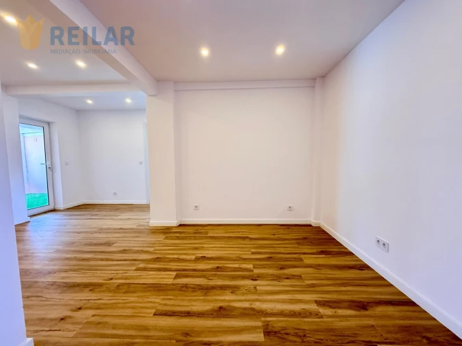 Apartamento T2 para Venda em Queluz e Belas Foto 8