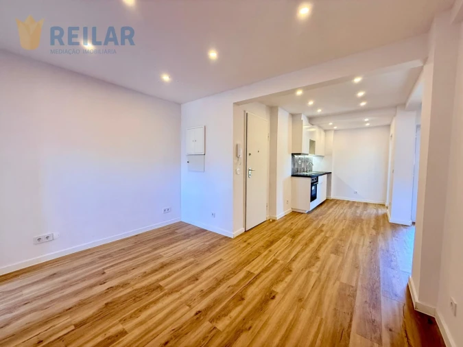 Apartamento T2 para Venda em Queluz e Belas Foto 9