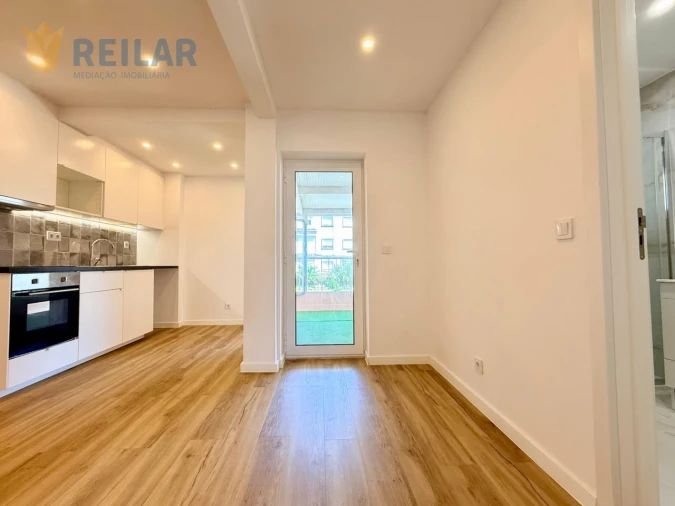 Apartamento T2 para Venda em Queluz e Belas Foto 14