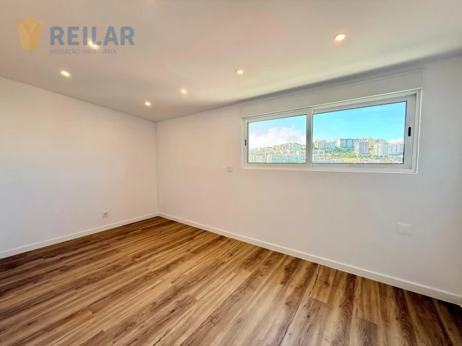 Apartamento T2 para Venda em Queluz e Belas Foto 24