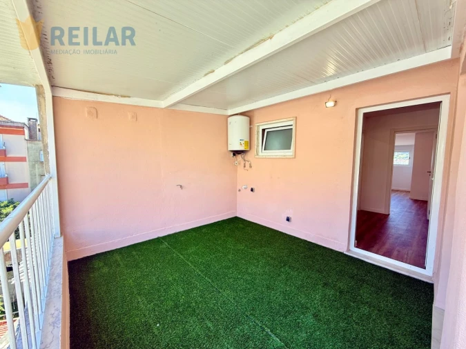 Apartamento T2 para Venda em Queluz e Belas Foto 36