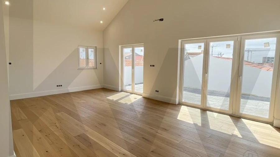 Moradia T4 para Venda em Póvoa de Santa Iria e Forte da Casa