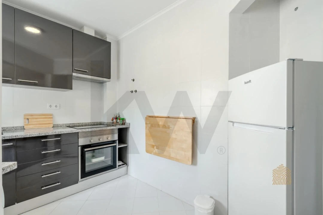 Apartamento T2 para Venda em Algés, Linda-A-Velha e Cruz Quebrada-Dafundo Foto 2