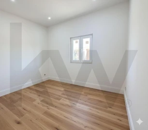 Moradia T2 para Venda em Póvoa de Santa Iria e Forte da Casa