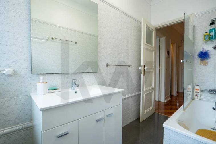 Apartamento T3 para Venda em Beato Foto 8