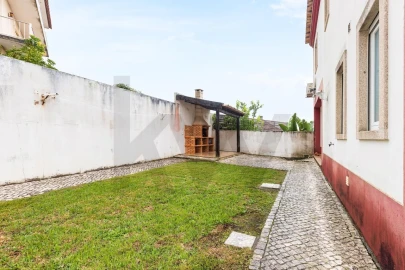 Moradia T3 para Venda em Lamas e Cercal