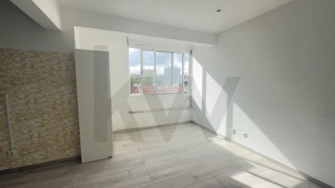 Apartamento para Venda em Águas Livres