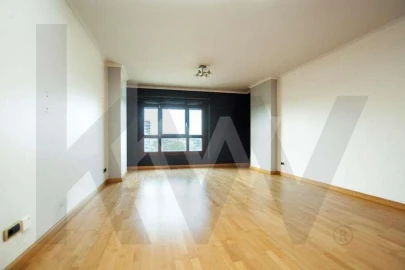 Apartamento T3 para Venda em Marvila