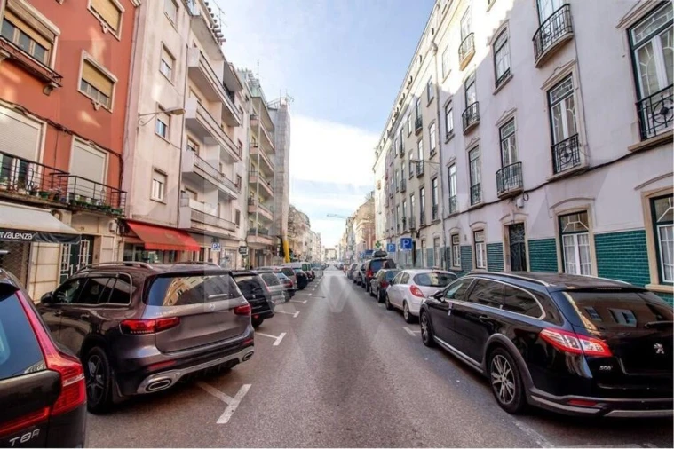 Apartamento T4 para Venda em Campo de Ourique Foto 38