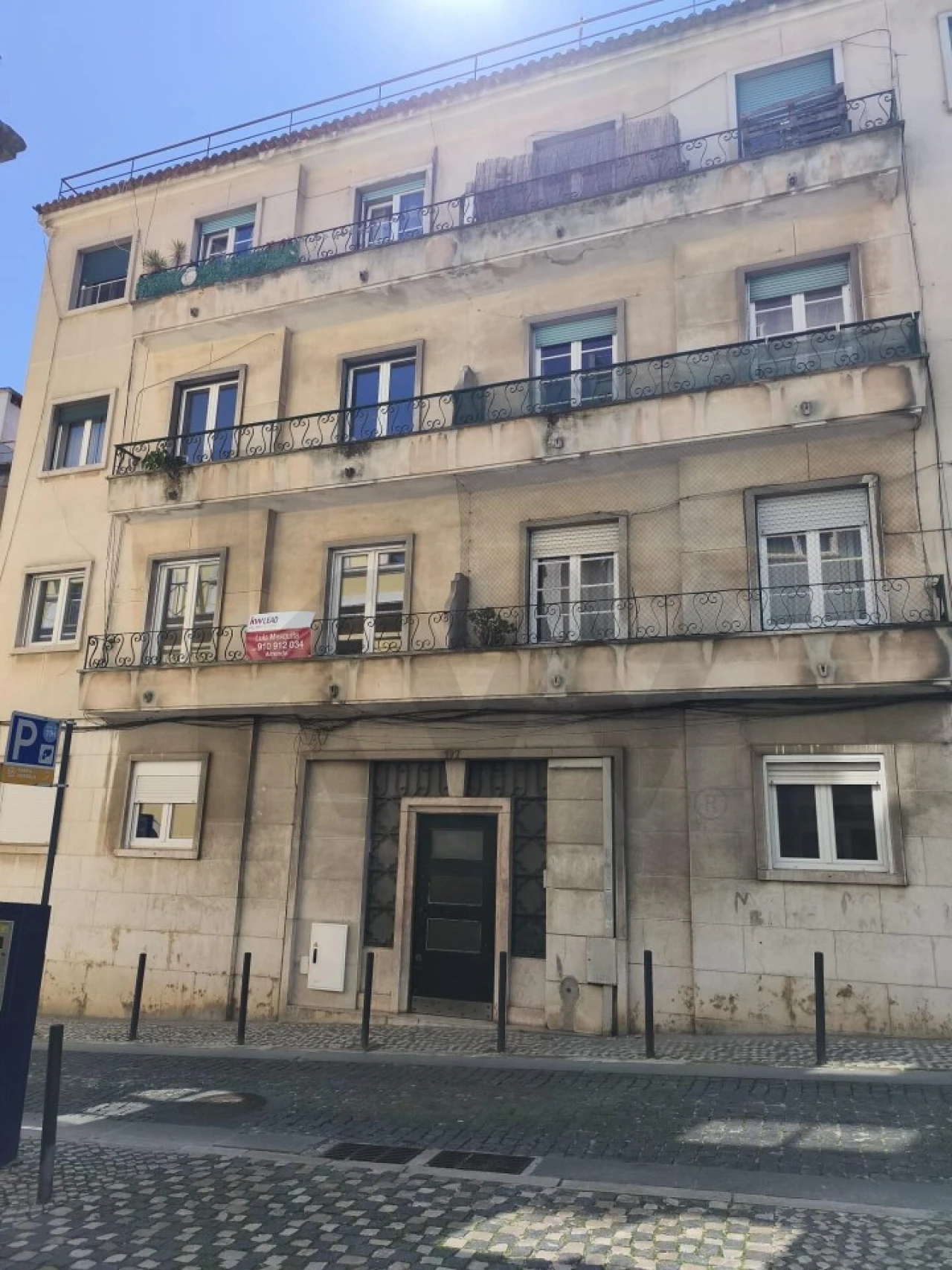 Armazém para Arrendamento em Campolide Foto 1