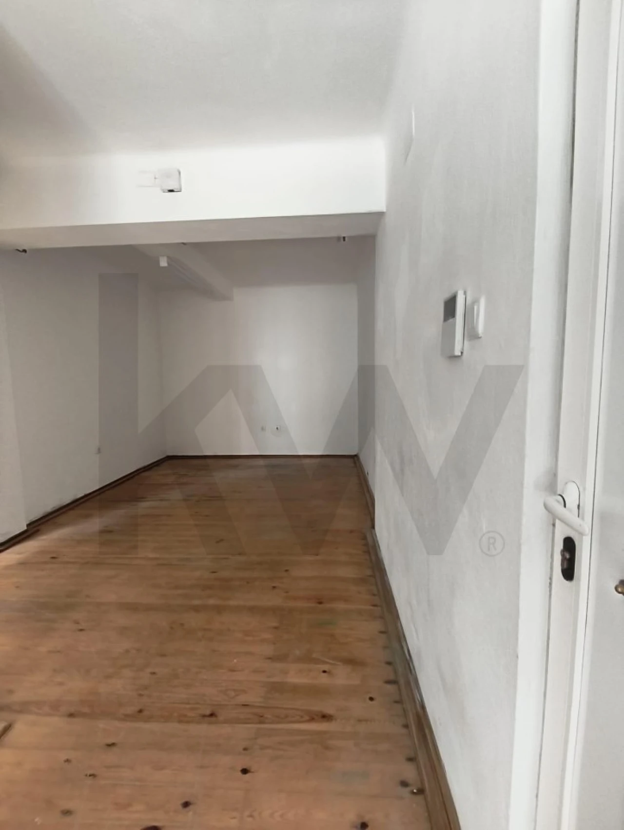 Armazém para Arrendamento em Campolide Foto 10