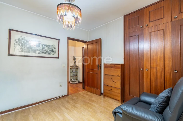 Apartamento T4 para Venda em Bonfim Foto 8
