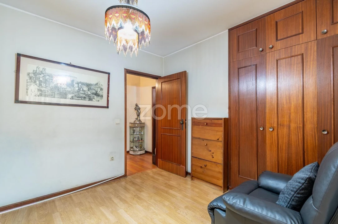 Apartamento T4 para Venda em Bonfim Foto 8