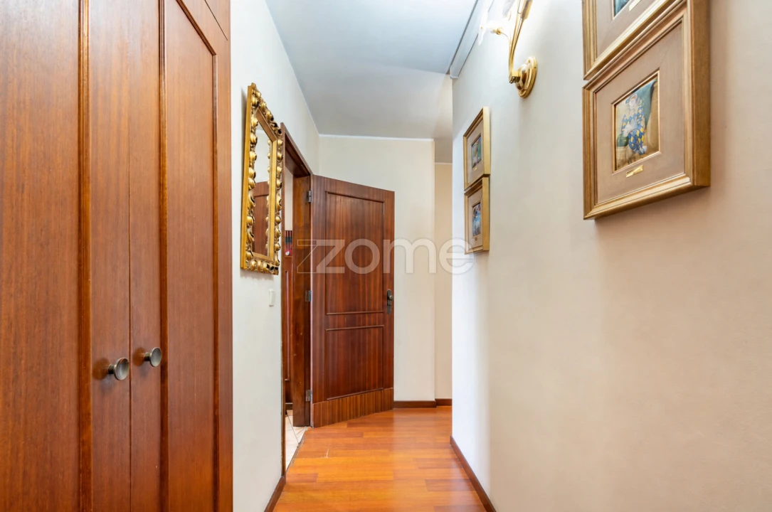 Apartamento T4 para Venda em Bonfim Foto 17