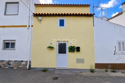 Moradia T2 para Venda em Abrigada e Cabanas de Torres