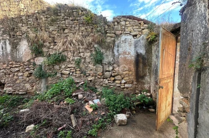 Moradia T2 para Venda em Casais e Alviobeira