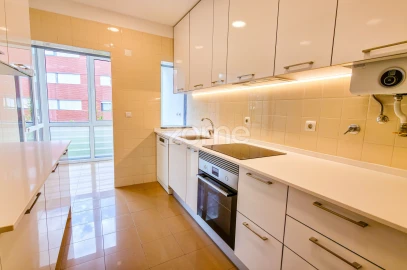 Apartamento T3 para Arrendamento em Parque das Nações