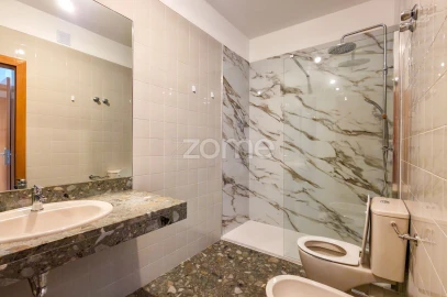 Apartamento T3 para Arrendamento em Parque das Nações