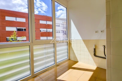 Apartamento T3 para Arrendamento em Parque das Nações