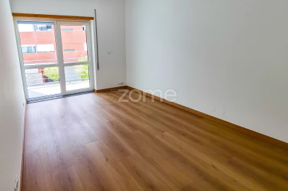 Apartamento T3 para Arrendamento em Parque das Nações