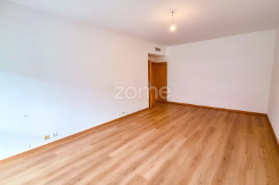 Apartamento T3 para Arrendamento em Parque das Nações