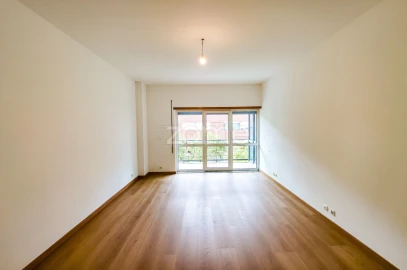 Apartamento T3 para Arrendamento em Parque das Nações