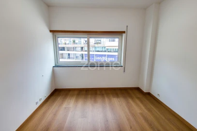 Apartamento T3 para Arrendamento em Parque das Nações