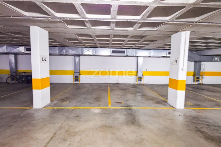 Apartamento T3 para Arrendamento em Parque das Nações Foto 8