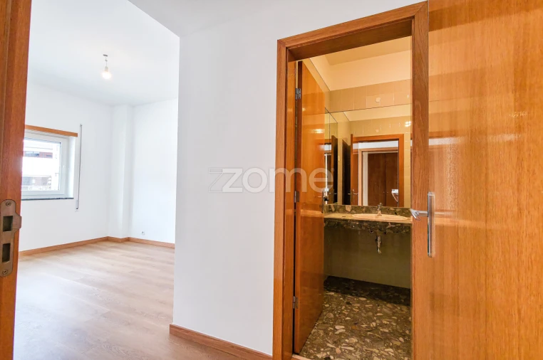 Apartamento T3 para Arrendamento em Parque das Nações Foto 22