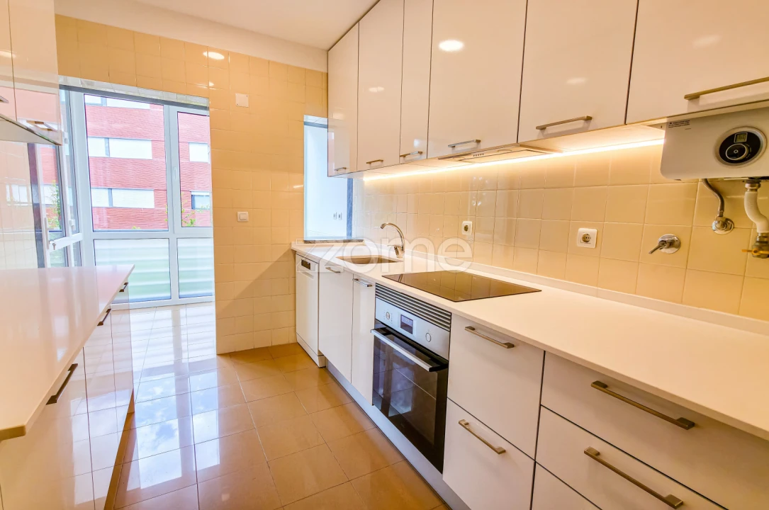 Apartamento T3 para Arrendamento em Parque das Nações Foto 7