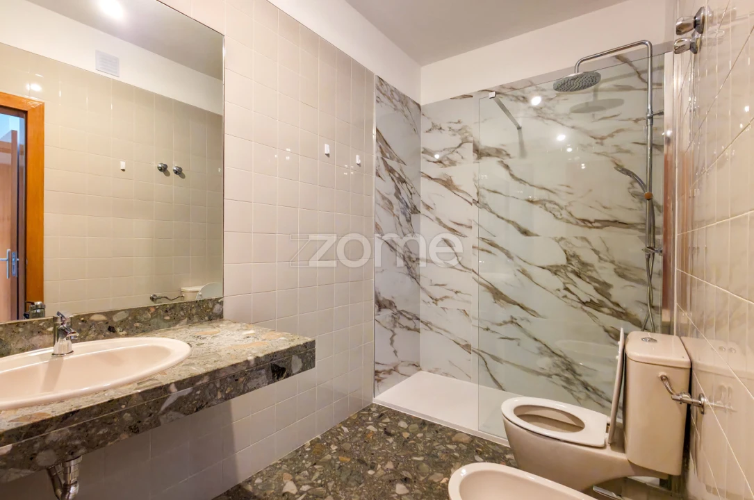 Apartamento T3 para Arrendamento em Parque das Nações Foto 4