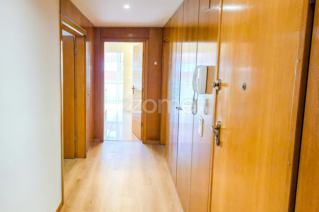 Apartamento T3 para Arrendamento em Parque das Nações Foto 10