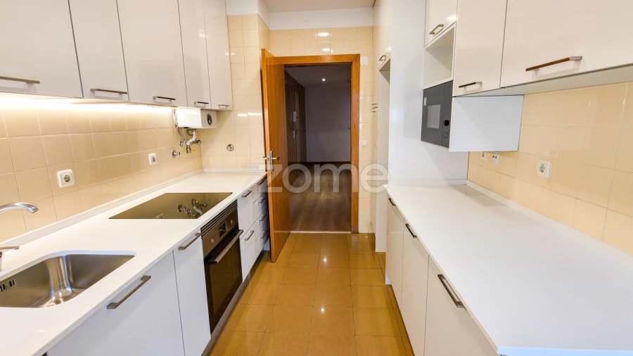 Apartamento T3 para Arrendamento em Parque das Nações