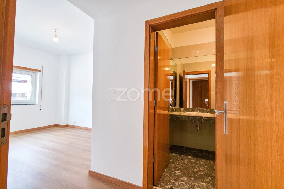 Apartamento T3 para Arrendamento em Parque das Nações Foto 22